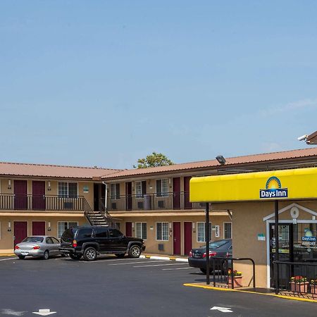Days Inn By Wyndham Portland Central Kültér fotó