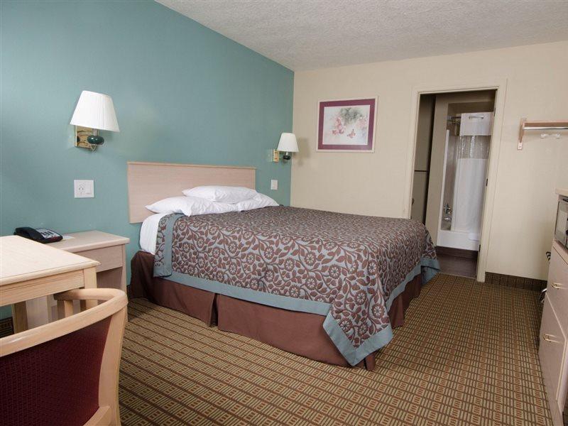 Days Inn By Wyndham Portland Central Kültér fotó