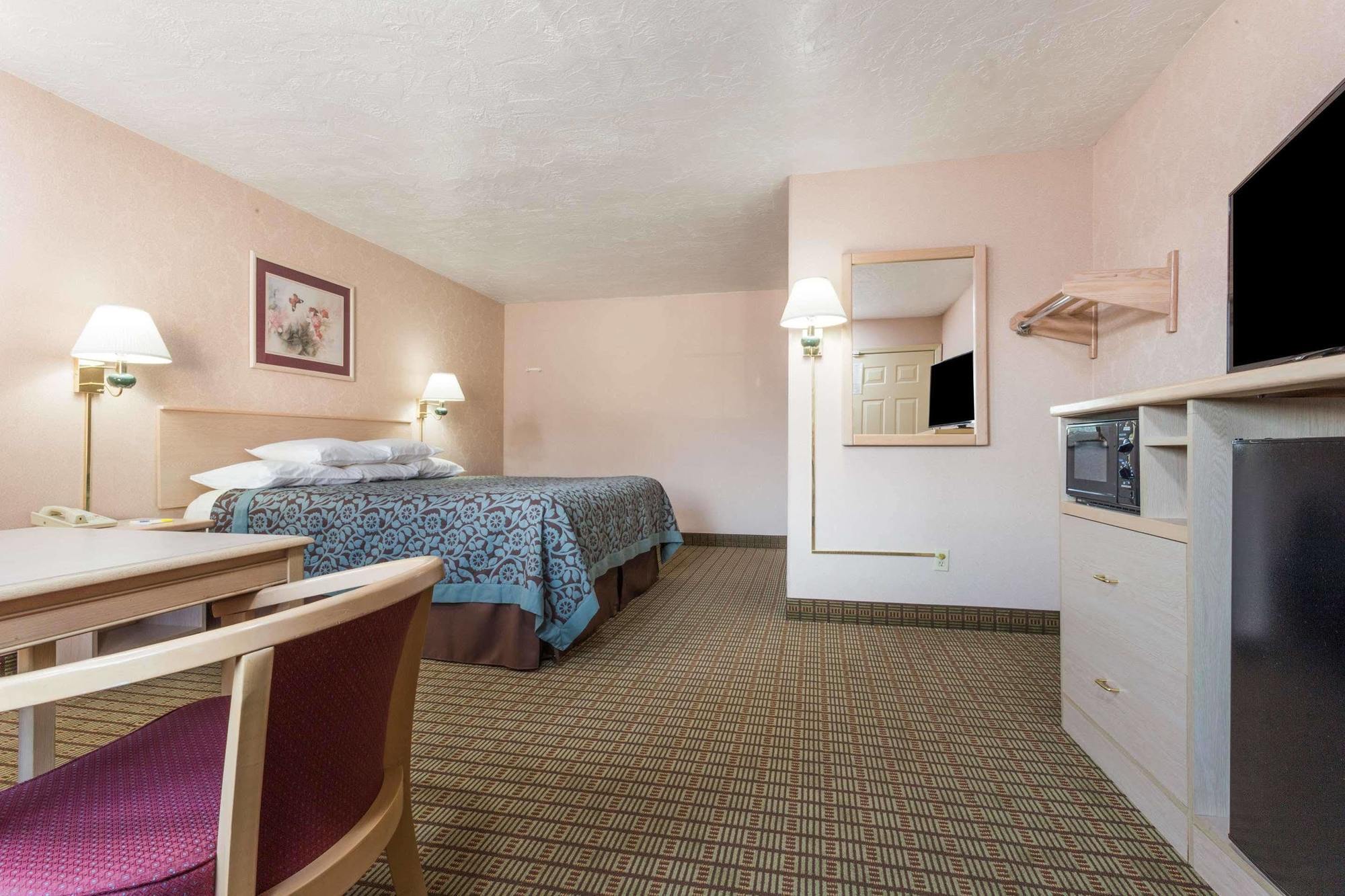 Days Inn By Wyndham Portland Central Kültér fotó