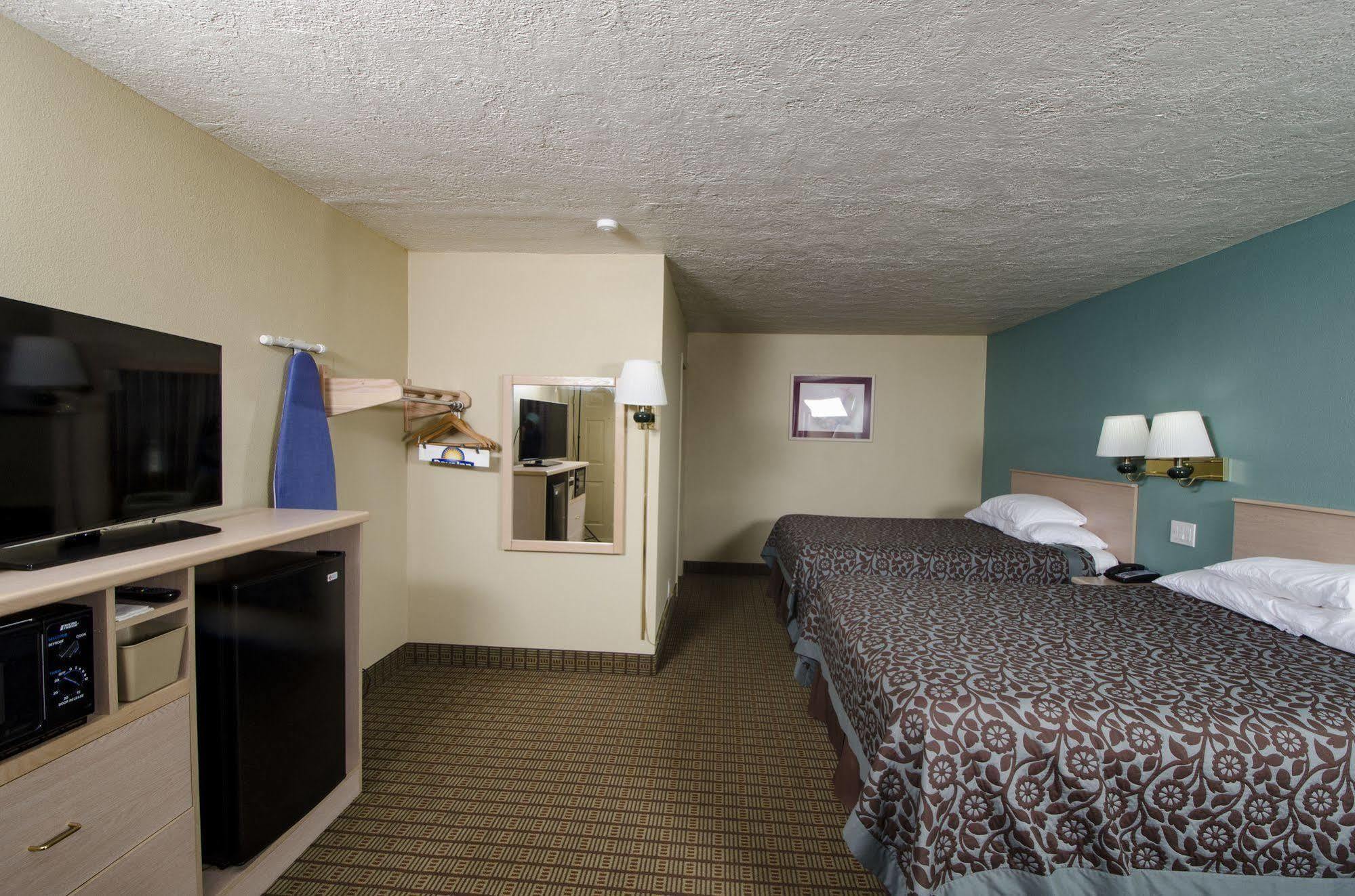 Days Inn By Wyndham Portland Central Kültér fotó
